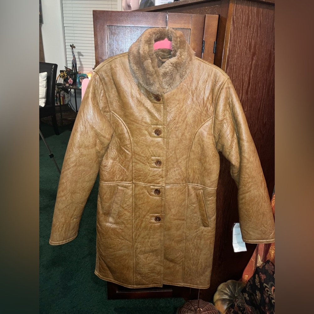 Genuine Leather/Genuine Sheepskin Lined 38” Long Women’s NWT Tan Coat W/Pockets